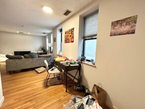 52 Gainsborough St, Unit 02 in Boston, MA - Building Photo - Building Photo