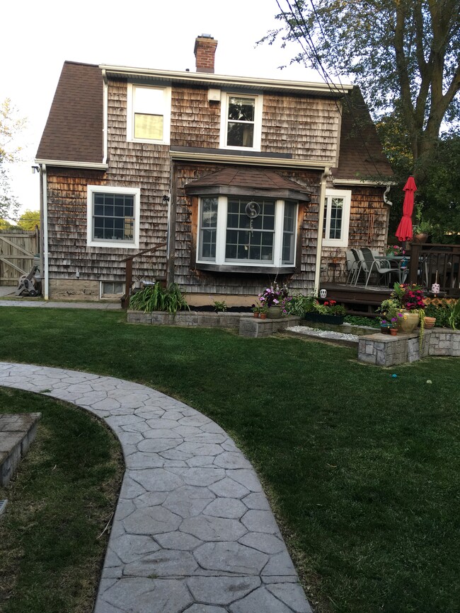 31 Linwood Ave in Williamsville, NY - Foto de edificio - Building Photo