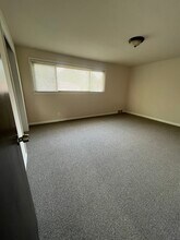 128 E Farnum Ave in Royal Oak, MI - Foto de edificio - Building Photo