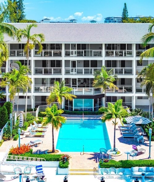 1015 Spanish River Rd in Boca Raton, FL - Building Photo - Building Photo