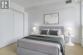 1048 Broadview Ave in Toronto, ON - Building Photo - Building Photo