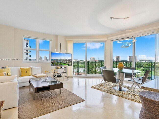 20000 E Country Club Dr, Unit #1102 in Aventura, FL - Foto de edificio - Building Photo