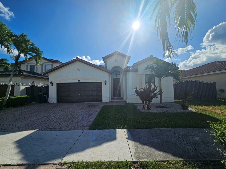5450 SW 165th Ct in Miami, FL - Building Photo