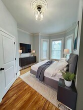 564 E 6th St in Boston, MA - Foto de edificio - Building Photo