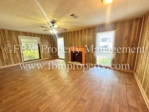607 Alexander St in Ennis, TX - Building Photo - Building Photo