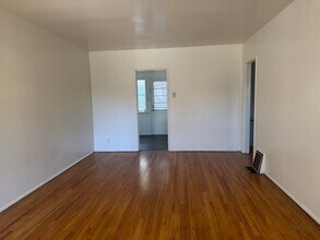 11637 Magnolia Blvd, Unit 11637 in North Hollywood, CA - Foto de edificio - Building Photo