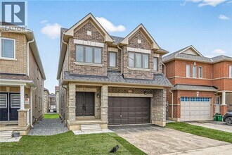 15 Huntsworth Ave in Thorold, ON - Building Photo - Building Photo