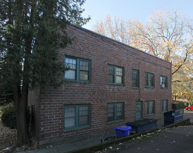 1607 SE Ash St in Portland, OR - Foto de edificio - Building Photo
