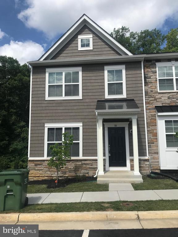 property at 86 Andrews Pl