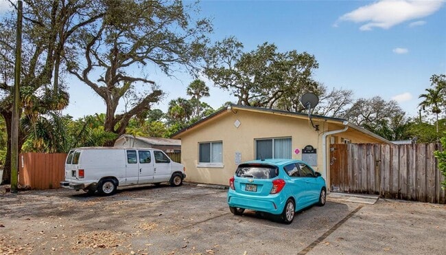 709 SW 13th Ave in Fort Lauderdale, FL - Building Photo - Building Photo