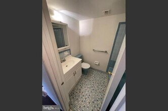 7758 Rockwell Ave, Unit 2 in Philadelphia, PA - Foto de edificio - Building Photo