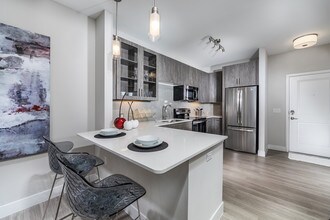 Overture Kierland 55+ Active Adult Apartment Homes in Scottsdale, AZ - Foto de edificio - Building Photo
