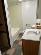 15 N Locust St, Unit C in Oxford, OH - Building Photo - Building Photo