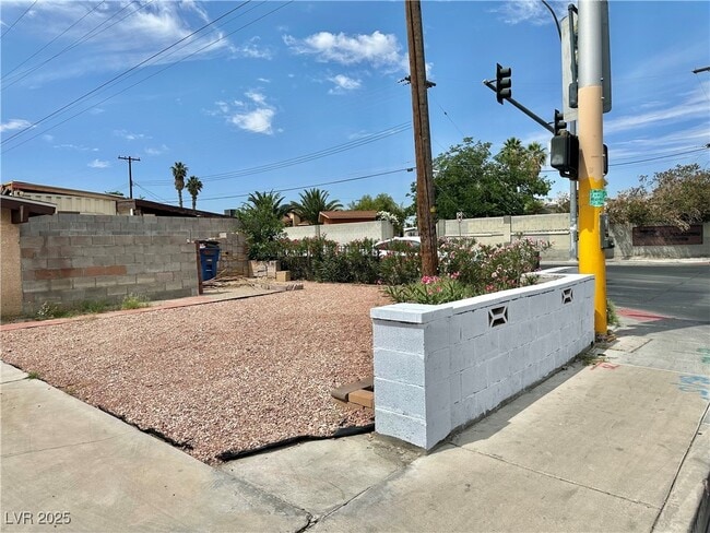 4317 W Oakey Blvd in Las Vegas, NV - Building Photo - Building Photo