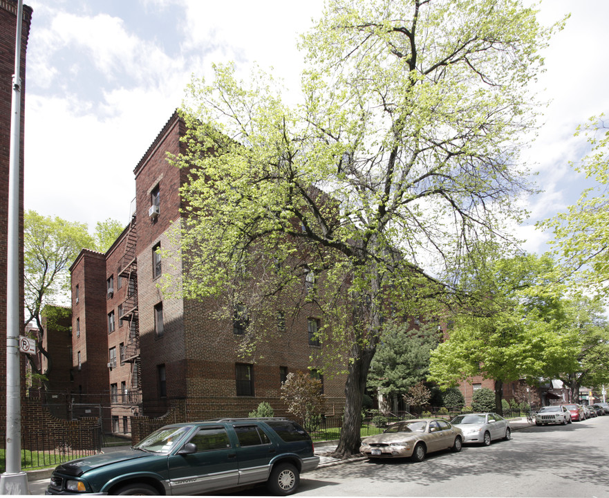 3715 83rd St in Jackson Heights, NY - Building Photo