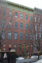 231 3rd St in Jersey City, NJ - Foto de edificio - Building Photo