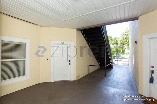7920 Merrill Rd in Jacksonville, FL - Building Photo - Building Photo