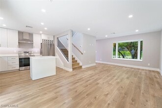 1130 5th St S in Naples, FL - Building Photo - Building Photo