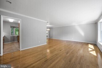 11004 Oakwood St in Silver Spring, MD - Building Photo - Building Photo