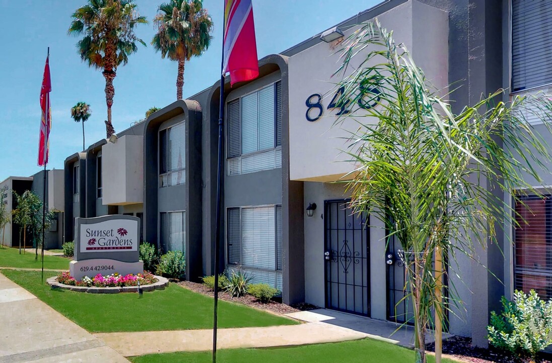 Sunset Gardens in El Cajon, CA - Building Photo