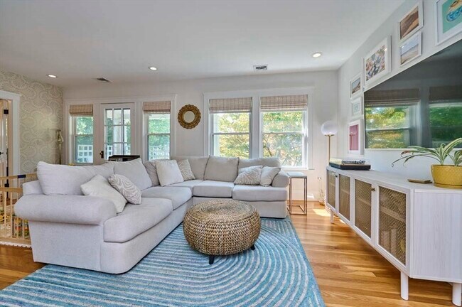 9 Moraine St, Unit 2 in Boston, MA - Building Photo - Building Photo