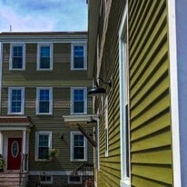 Spacious 4-Bedroom Home in Heart of Lowell in Lowell, MA - Building Photo