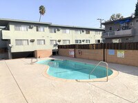 6810 Milwood Ave photo'
