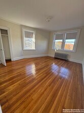 2039 Commonwealth Ave, Unit 31 in Boston, MA - Building Photo - Building Photo