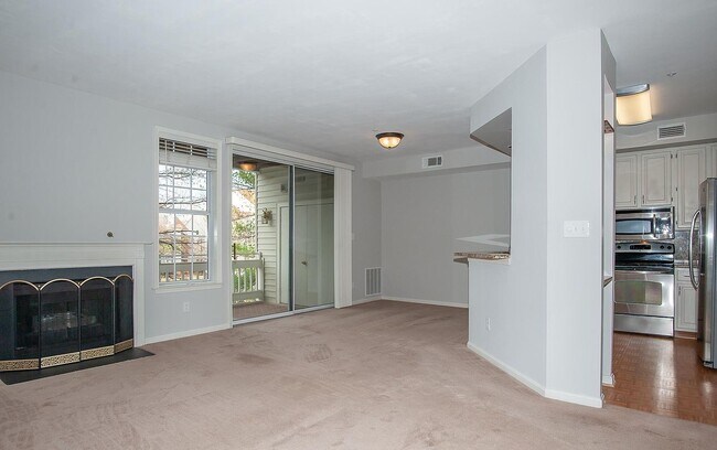 6954 Ellingham Cir, Unit C in Alexandria, VA - Building Photo - Building Photo