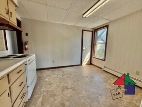 63 Brook St-Unit -Unit #2 in Barre, VT - Foto de edificio - Building Photo