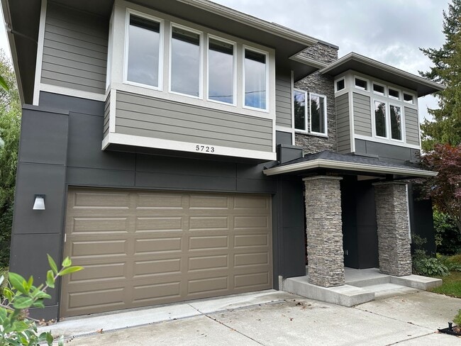 property at 5723 NE 197th St