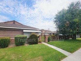 2426 N Buena Vista St