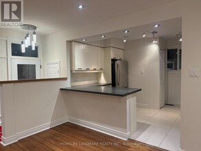 307 Axminster Dr in Richmond Hill, ON - Building Photo - Building Photo