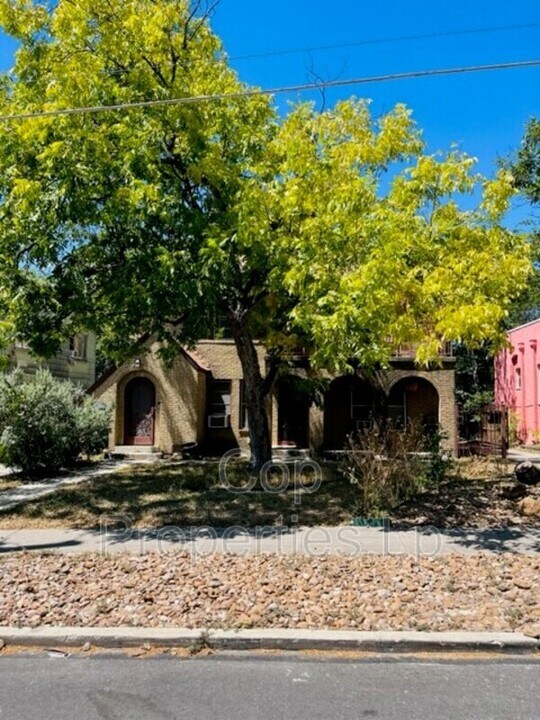 413 W Hollywood Ave in San Antonio, TX - Building Photo
