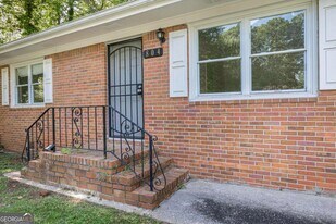 804 Brookdale Dr SW in Atlanta, GA - Building Photo