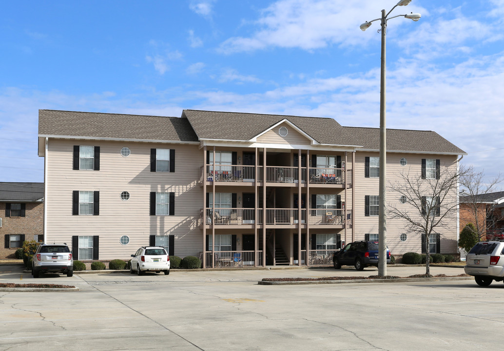 Eagle Pointe Condos in Auburn, AL - Foto de edificio