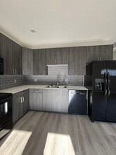 4940 W Minota St in Springfield, MO - Foto de edificio - Building Photo