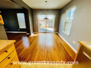 6802 N Borthwick Ave in Portland, OR - Building Photo - Building Photo