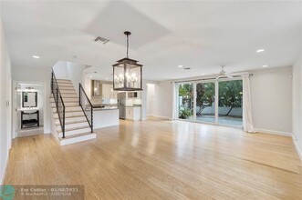 825 NE 17th Way in Fort Lauderdale, FL - Building Photo - Building Photo