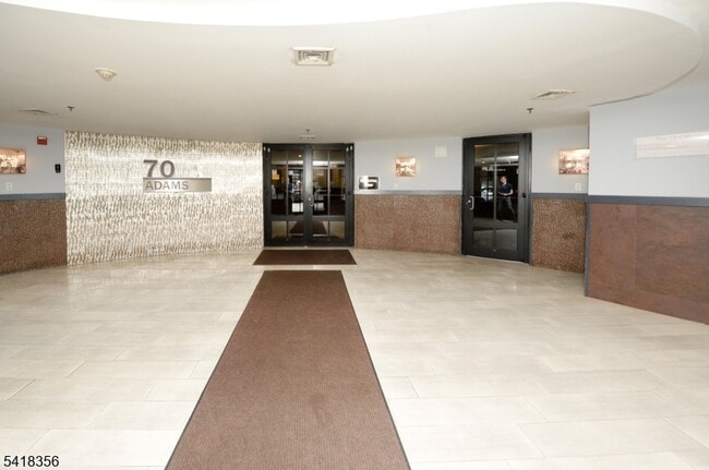 70 Adams St in Hoboken, NJ - Building Photo - Building Photo