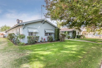 910 O St in Sanger, CA - Building Photo - Other