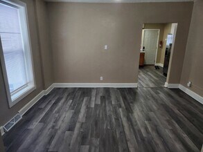 406 7th St in West Des Moines, IA - Building Photo - Building Photo