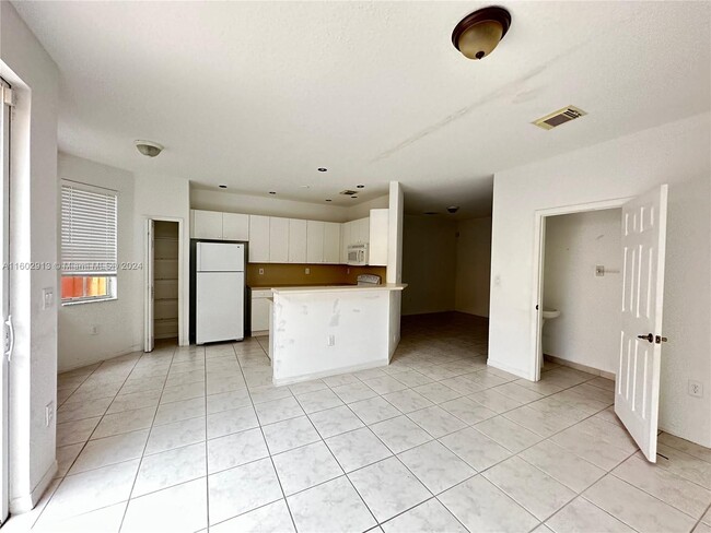 16602 SW 78th Terrace in Miami, FL - Building Photo - Building Photo