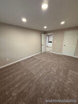 36 Ridgewood Ln, Unit 21 in Gardner, MA - Building Photo