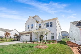 10205 Whitaker Pointe Dr in Huntersville, NC - Building Photo - Building Photo