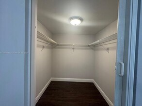 10288 NW 9th St Cir in Miami, FL - Building Photo - Building Photo