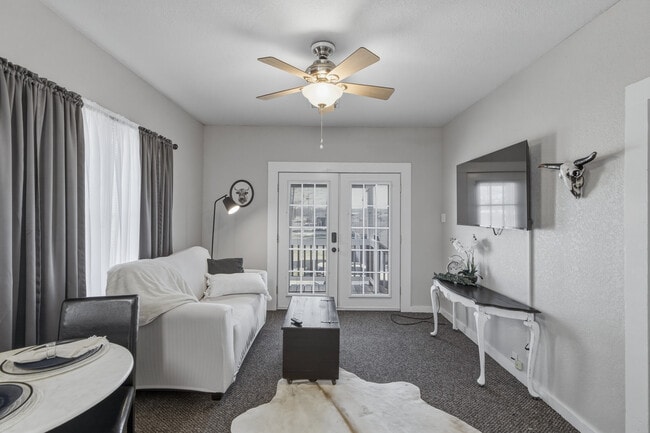 701 Pine St, Unit 701-3, Unit 701-3