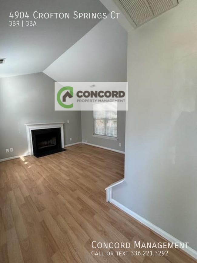 4904 Crofton Springs Ct in Greensboro, NC - Building Photo - Building Photo