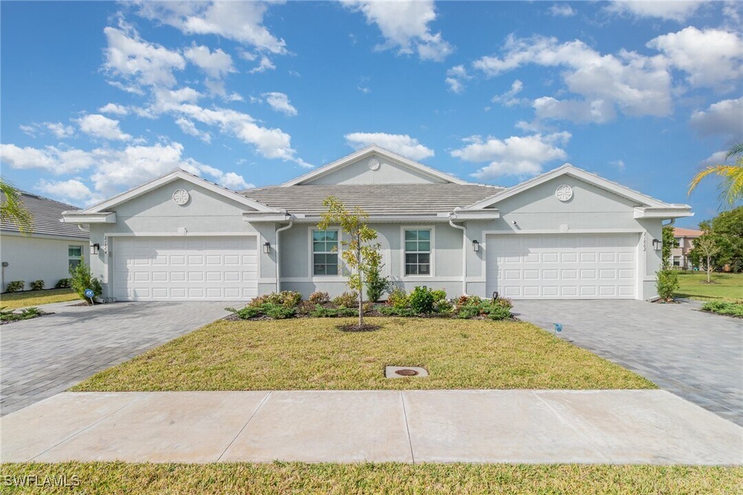 21862 Milan Villas Ln in Estero, FL - Building Photo