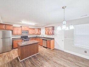 2007 Boatswain Dr in Hampton, GA - Building Photo - Building Photo